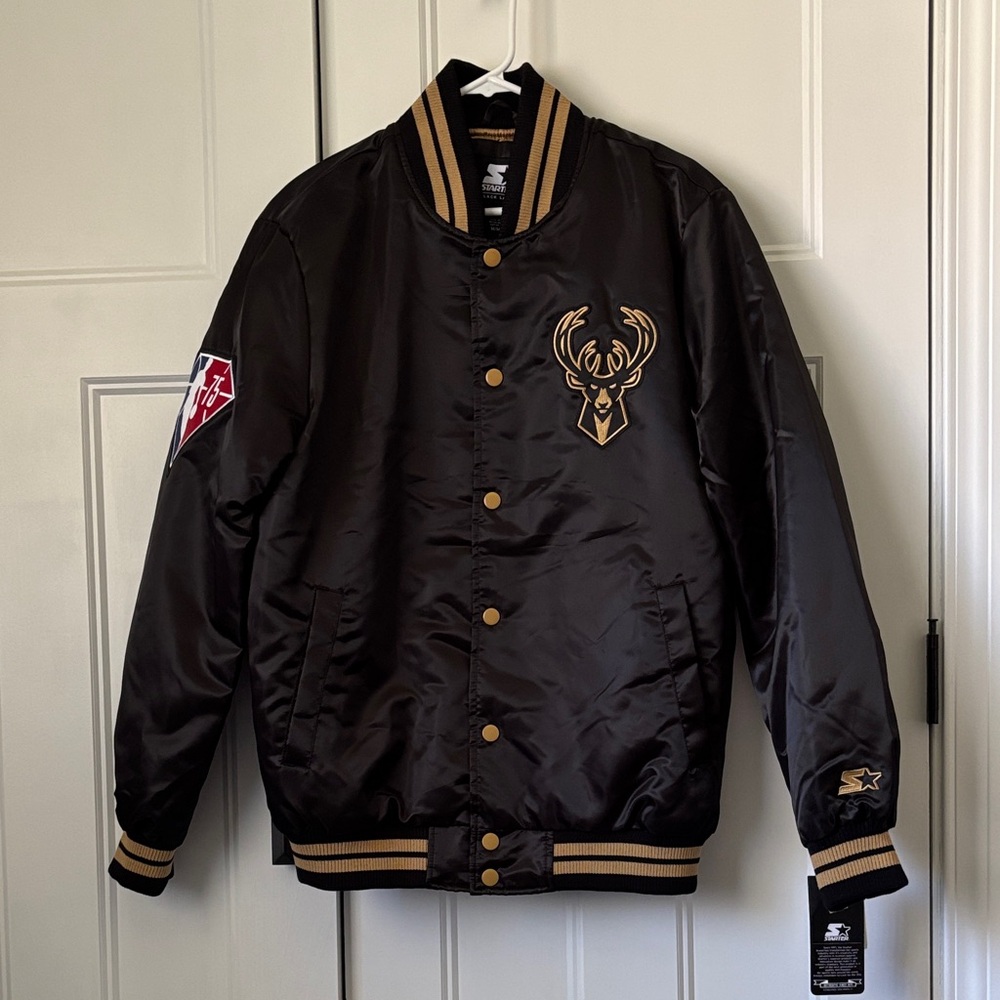 STARTER Men's Milwaukee Bucks Black Label Jacket Limited Edition